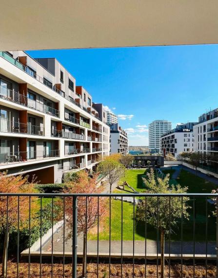 Na prenájom moderný, kompletne zariadený 2-izbový byt na ul. Zuzany Chalupovej TOP