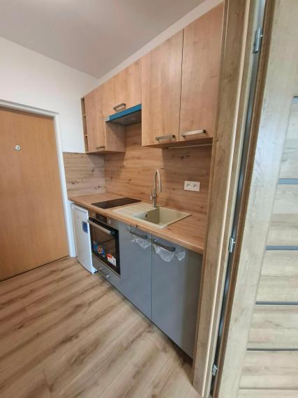 Na predaj kompletne zrekonštruovaná garsónka s loggiou v Petržalke TOP