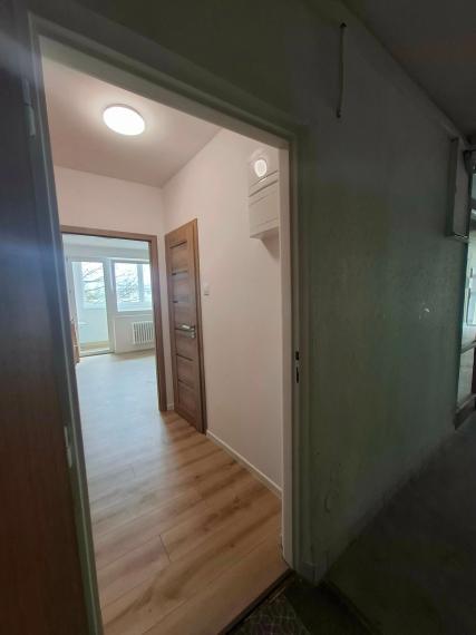 Na predaj kompletne zrekonštruovaná garsónka s loggiou v Petržalke TOP