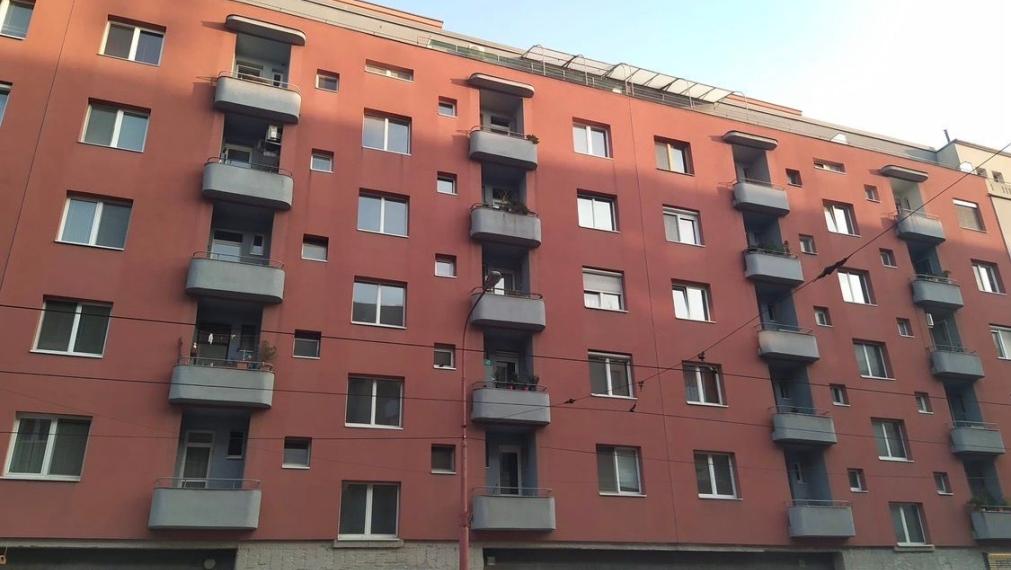 Veľkorysý 4-izbový byt na Krížnej s 2 loggiami