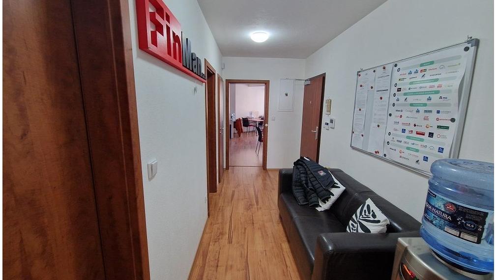 Na prenájom reprezentatívny kancelársky priestor - Senec