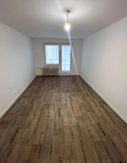 Na predaj priestranný 2-izbový byt v Petržalke TOP