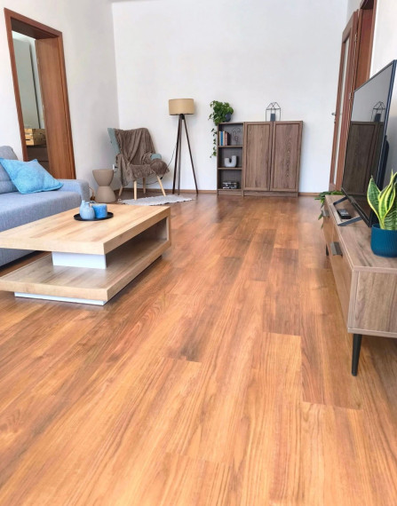 Na prenájom kompletne zariadený 2-izbový byt v Karlovej Vsi TOP