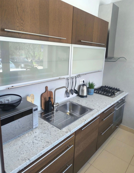 Na prenájom kompletne zariadený 2-izbový byt v Karlovej Vsi TOP