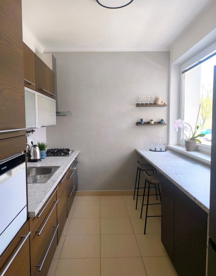 Na prenájom kompletne zariadený 2-izbový byt v Karlovej Vsi TOP