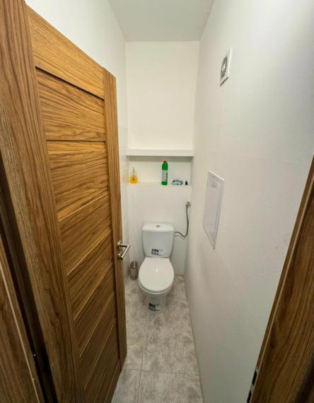 Na prenájom priestranný 3-izbový byt s balkónom v Petržalke TOP