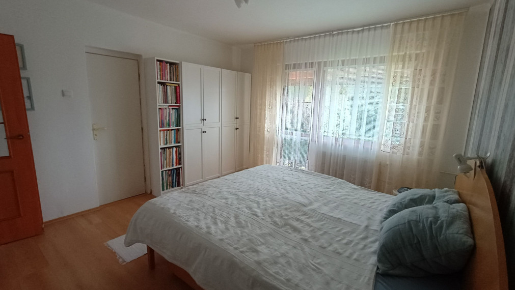 Priestranný rodinný dom s veľkorysým pozemkom v tichej časti centra Malaciek