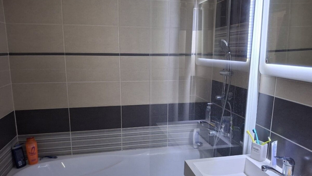 Na prenájom moderný 4-izbový byt s balkónom – Podunajské Biskupice