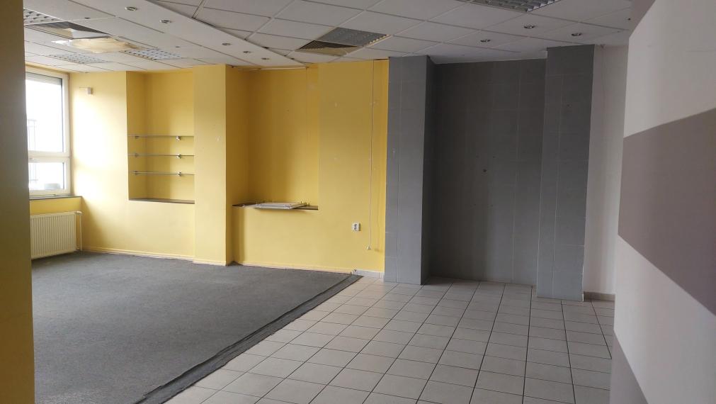 Na prenájom obchodné priestory o celkovej výmere 53 m2 v Trenčine