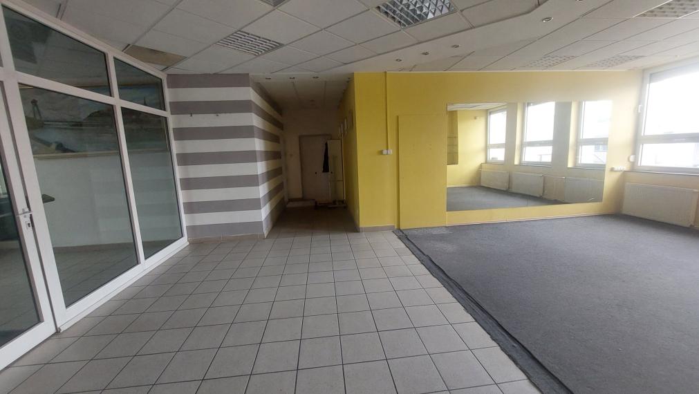Na prenájom obchodné priestory o celkovej výmere 53 m2 v Trenčine
