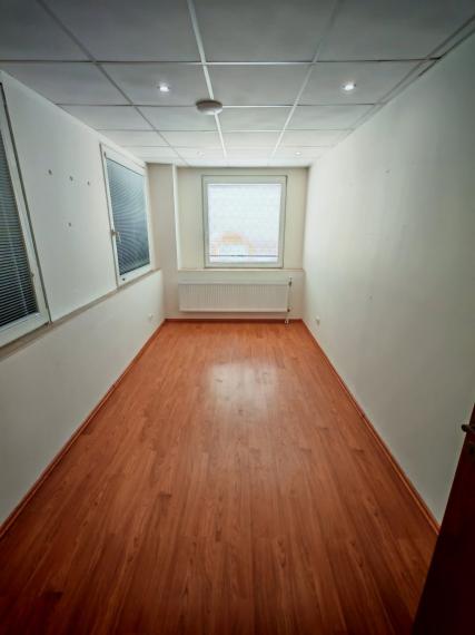 Kancelárske priestory 260m2 + 4x parkovanie v cene, Hrachová, Bratislava II TOP