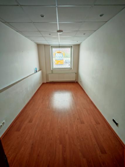 Kancelárske priestory 260m2 + 4x parkovanie v cene, Hrachová, Bratislava II TOP