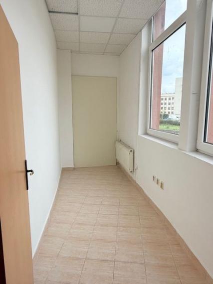 Prenájom obchodných priestorov v top frekventovanej lokalite - Bratislava – Nové Mesto 