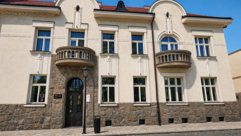 Lukratívne kancelárske priestory + 2x parkovanie, Námestie SNP Trnava, 100m2