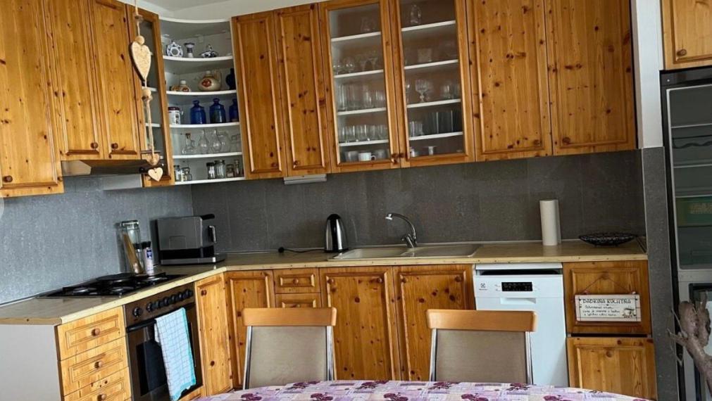 Na dlhodobý prenájom svetlý a kompletne zariadený 3-izbový byt Bratislava IV TOP