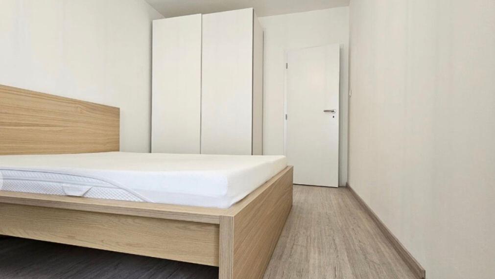 Na prenájom moderný, kompletne zariadený 2-izbový byt v novostavbe KOPČIANKA BA V TOP