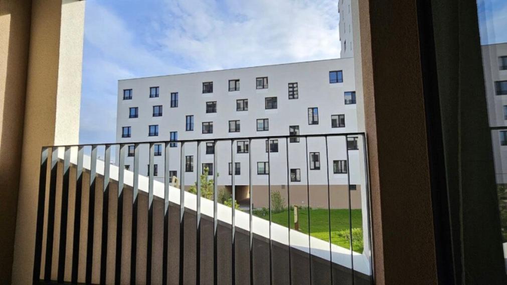 Na prenájom moderný, kompletne zariadený 2-izbový byt v novostavbe KOPČIANKA BA V TOP