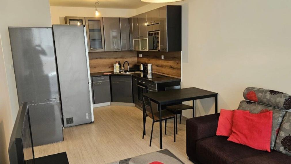 Na prenájom moderný, kompletne zariadený 2-izbový byt v novostavbe KOPČIANKA BA V TOP