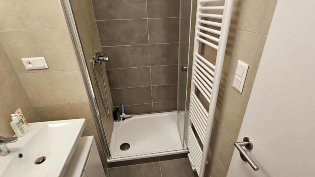 Na prenájom moderný, kompletne zariadený 2-izbový byt v novostavbe KOPČIANKA BA V TOP