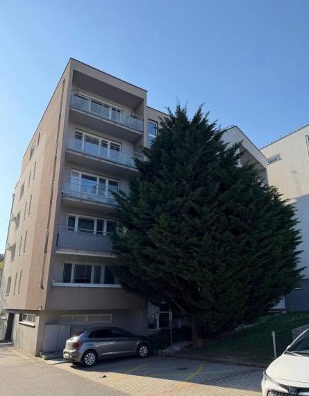 Na prenájom veľký, svetlý a kompletne zariadený 2-izbový byt Bratislava III TOP