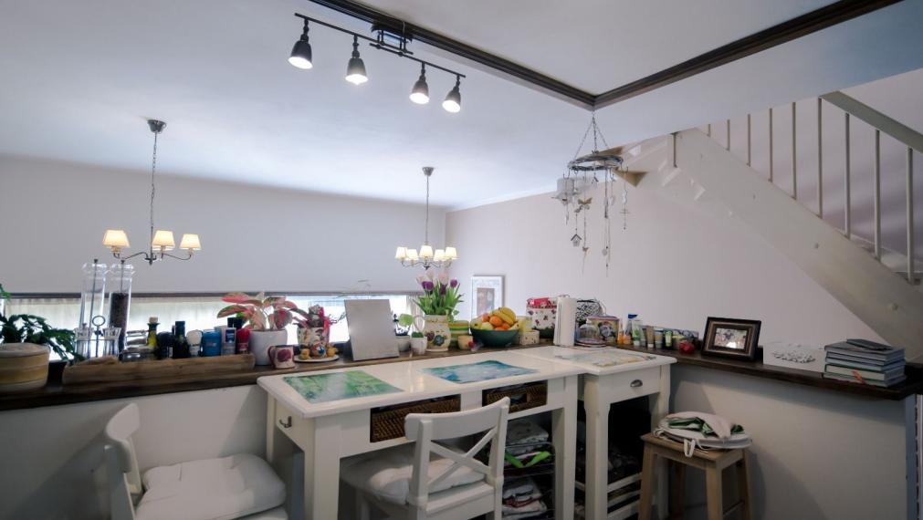Moderný 4‑úrovňový rodinný dom so záhradou, balkónom a garážou na predaj TOP