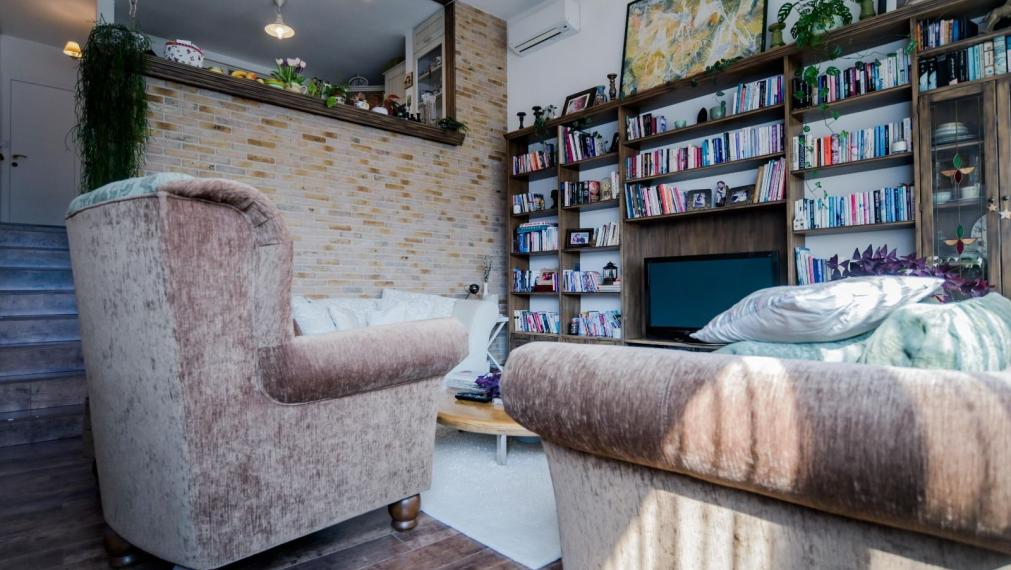 Moderný 4‑úrovňový rodinný dom so záhradou, balkónom a garážou na predaj TOP