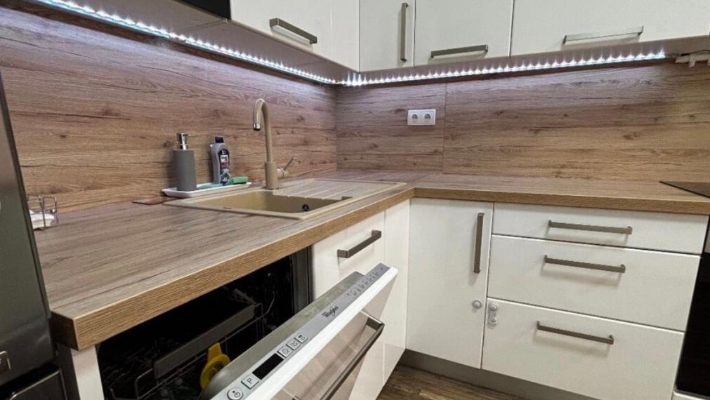 Na predaj moderný a kompletne zariadený 2-izbový byt v Rači TOP