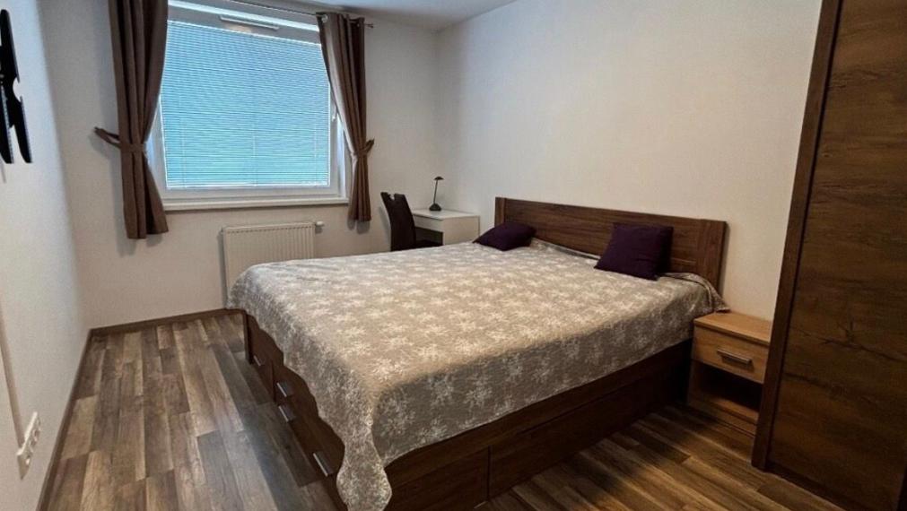 Na predaj moderný a kompletne zariadený 2-izbový byt v Rači TOP