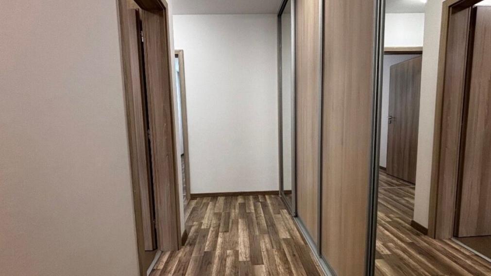 Na predaj moderný a kompletne zariadený 2-izbový byt v Rači TOP