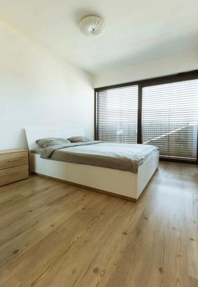 Na prenájom priestranný a kompletne zariadený 2-izbový byt, Bratislava III TOP