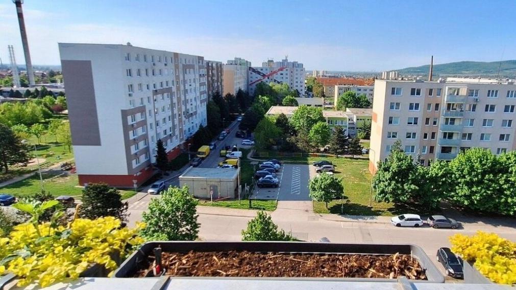 Na predaj ponúkame príjemný trojizbový byt, Pezinok