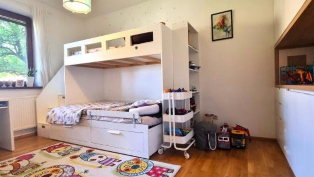 Na predaj priestranný, klimatizovaný 3+1 izbový byt s krbom, Bratislava IV TOP