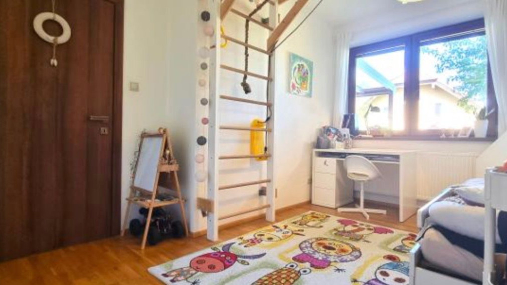 Na predaj priestranný, klimatizovaný 3+1 izbový byt s krbom, Bratislava IV TOP