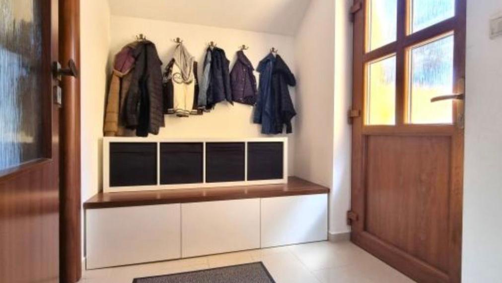 Na predaj priestranný, klimatizovaný 3+1 izbový byt s krbom, Bratislava IV TOP