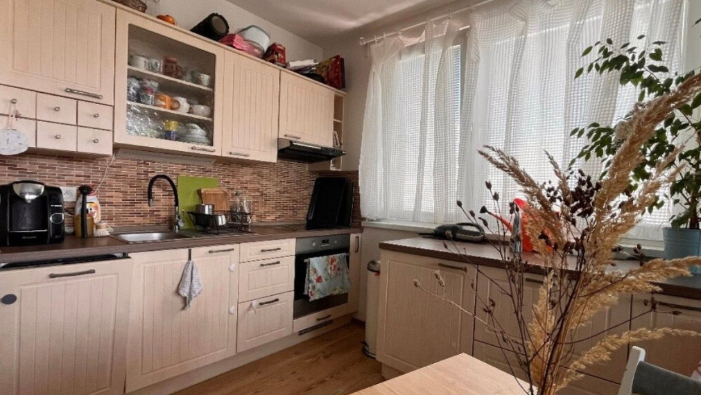 Na prenájom príjemný a svetlý 2,5-izbový byt - Bratislava III TOP