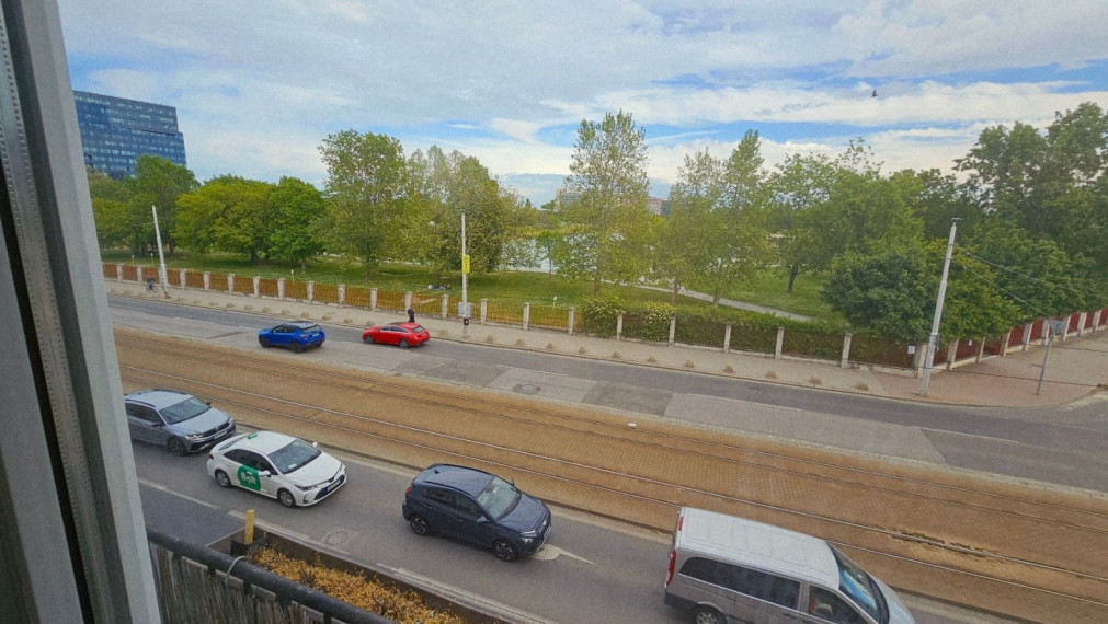 Na prenájom slnečný 2-izbový byt s rozlohou 57 m2 
