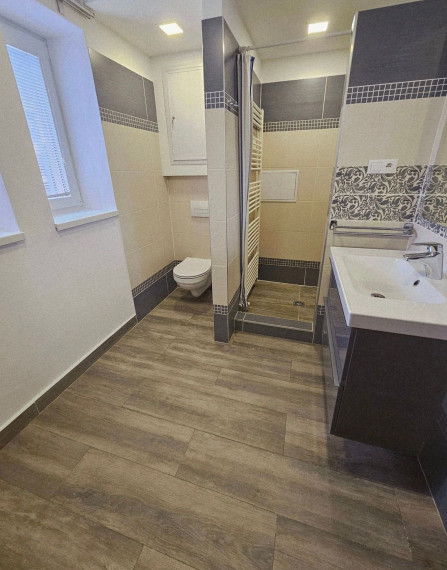Na prenájom slnečný 2-izbový byt s rozlohou 57 m2 
