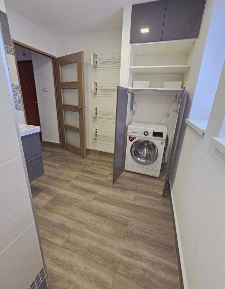 Na prenájom slnečný 2-izbový byt s rozlohou 57 m2 