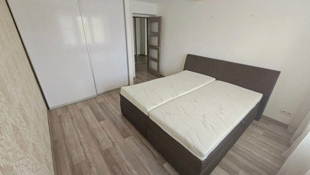 Na prenájom slnečný 2-izbový byt s rozlohou 57 m2 