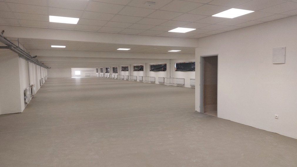 Sklady 1 600-14 550m2 na prenájom - Trenčín