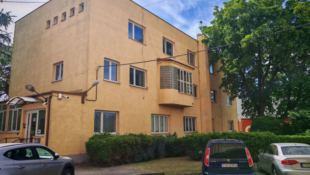 Na prenájom kancelárske priestory - 40m2 + 20m2 + parkovanie, Bratislavská ulica, Trnava