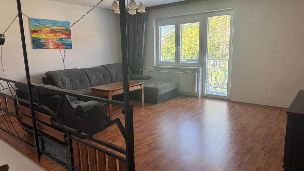 Priestranný rodinný dom s krásnym výhľadom – Sološnica