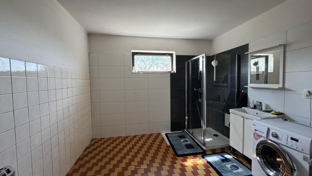 Priestranný rodinný dom s krásnym výhľadom – Sološnica