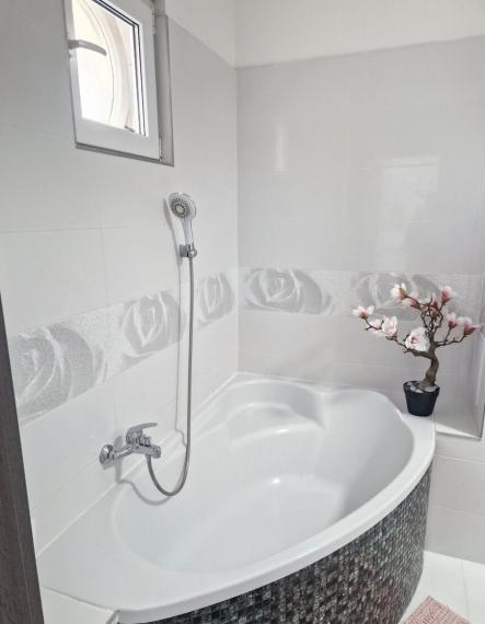 Na prenájom kompletne zrekonštruovaný a zariadený 3 izbový byt, Bratislava III TOP
