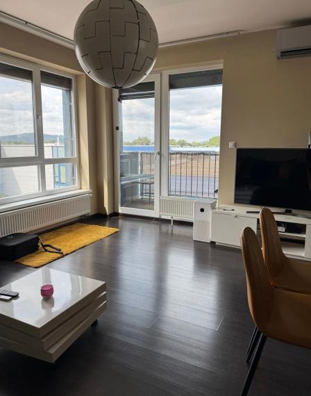 Na prenájom priestranný a moderne zariadený 3-izbový byt, Bratislava V TOP