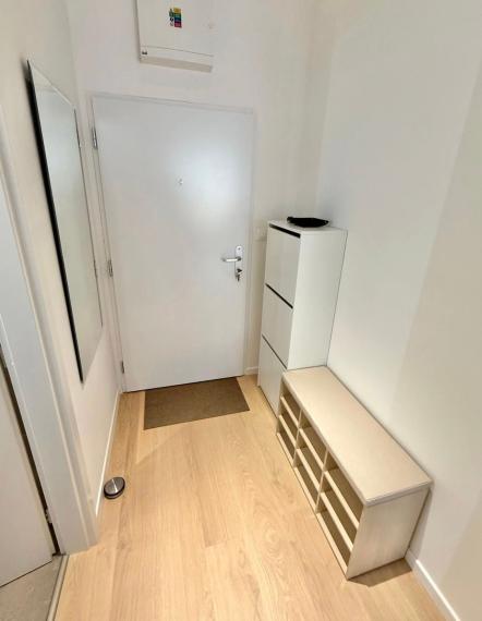 Na prenájom príjemný a moderný 2-izbový byt s priestranným balkónom TOP