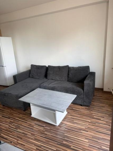 Na prenájom kompletne zariadený 2-izbový byt s balkónom 
