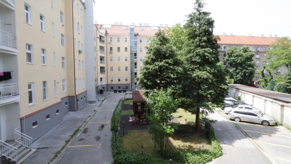 Na prenájom priestranný 2-izbový byt, Bratislava III TOP 