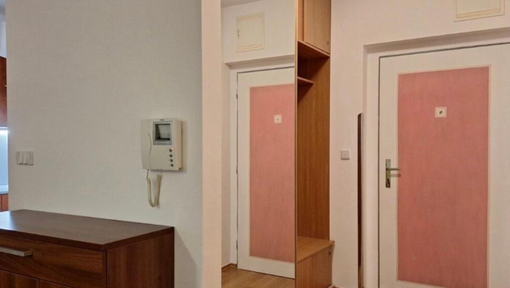 Na prenájom zariadený 2-izbový byt Koloseo, Bratislava – Nové Mesto TOP
