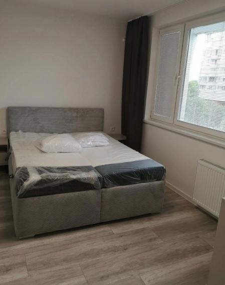 Na prenájom kompletne zrekonštruovaný a moderne zariadený byt v Petržalke TOP